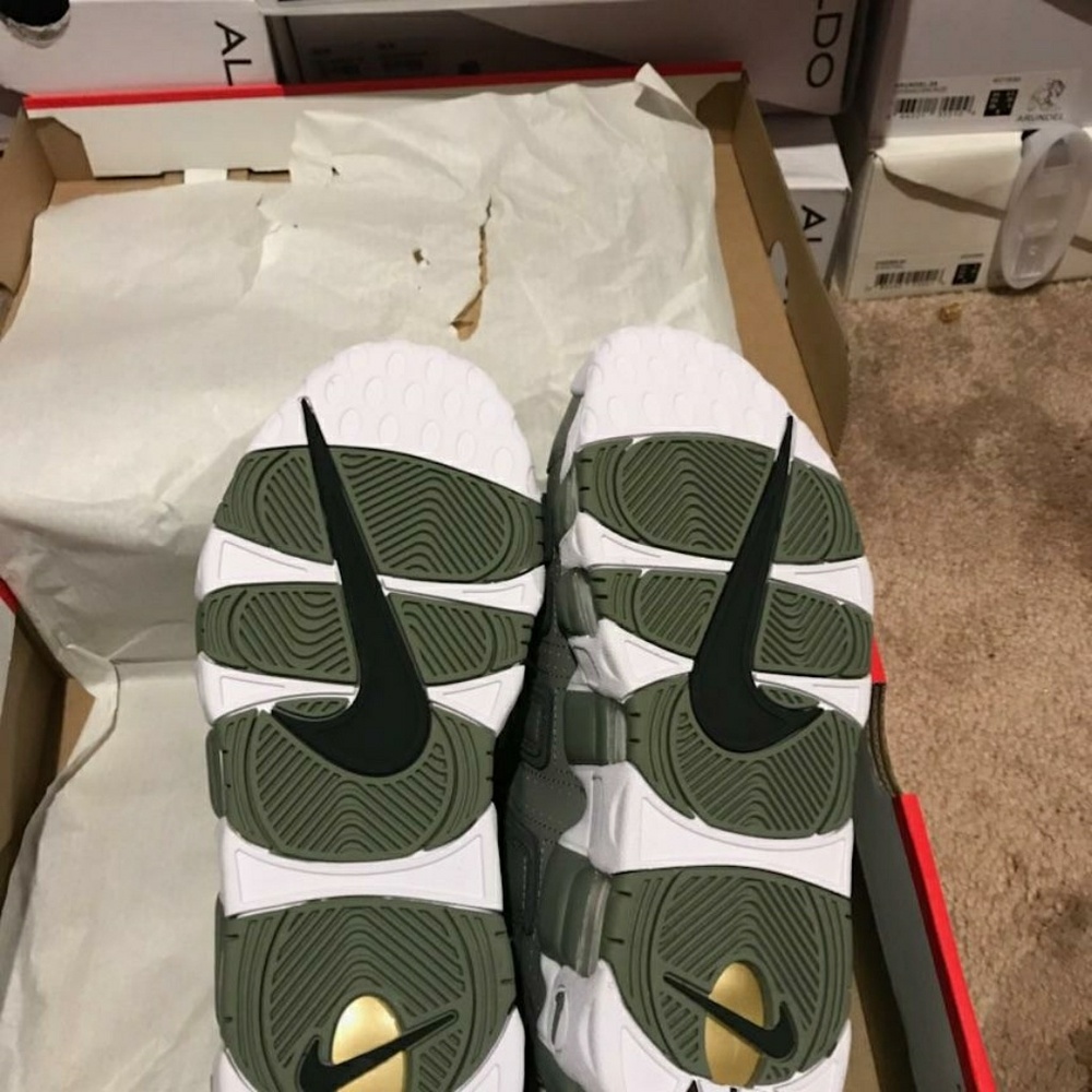 Women's Nike Uptempo - Picture 3 of 3